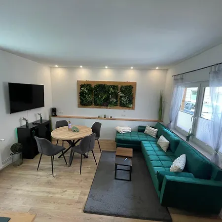 Neueroeffnung Nach Sanierung! Komfort Am Badepark, Modern! Stylisch! Geraeumig! *